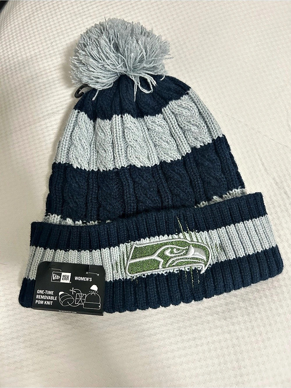 New Era Seattle Seahawks NFL Women's Sparkle Cuffed Knit Beanie with Pom NWT